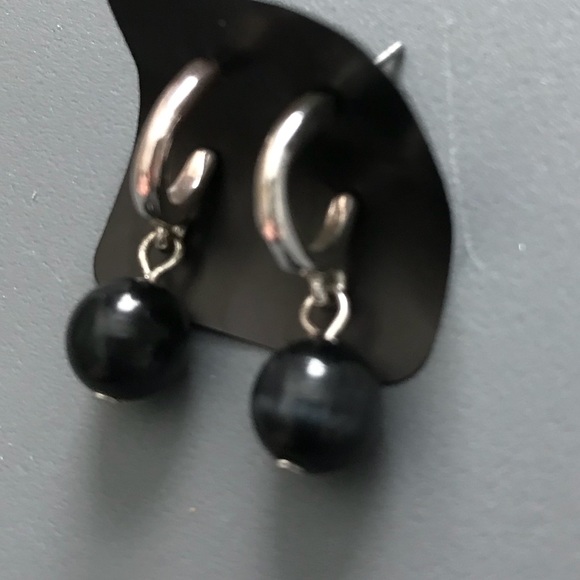 Earrings - Picture 2 of 3